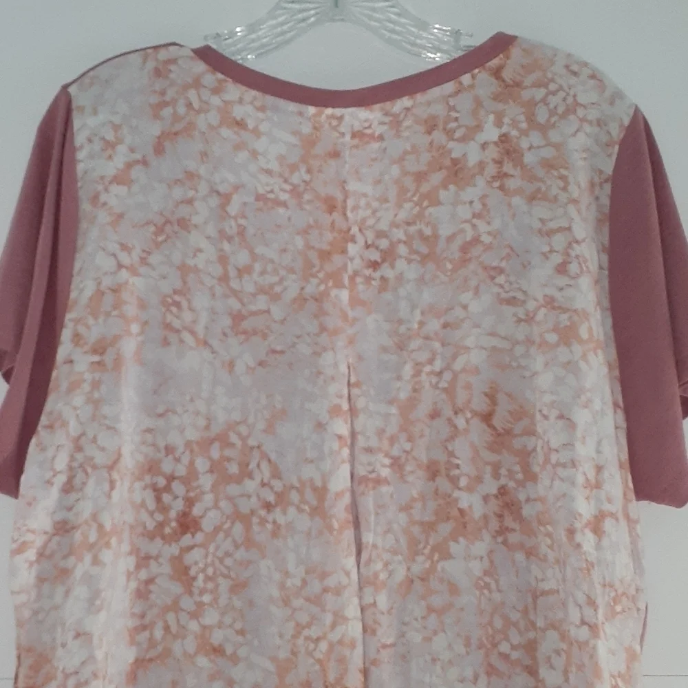 Cupio Mauve Pink Shirt Silky Back Floral Detail Top Size 1X.